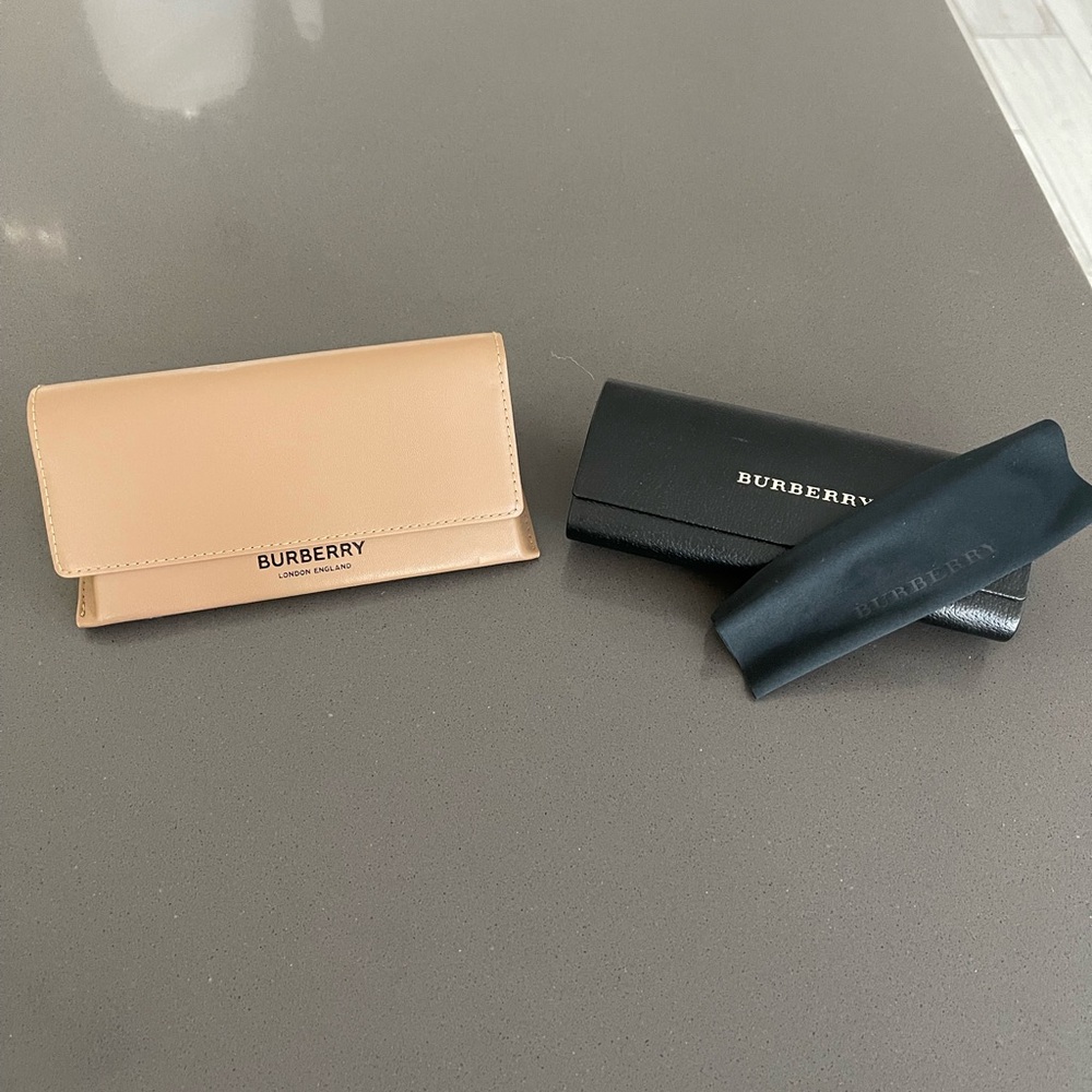Burberry Women's Sunglasses Case - Black and Tan